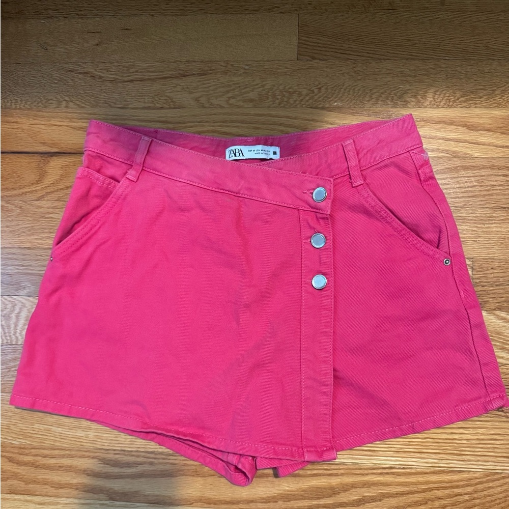 Zara pink high-waisted shorts/skirt with button detail size medium #summer